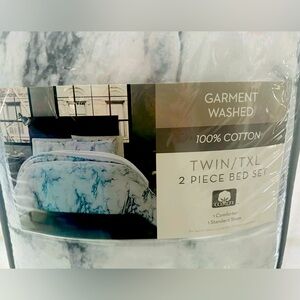 NWT: 2Piece Bed Set, Twin TXL, Comforter & Sham Black &White Marble, super soft